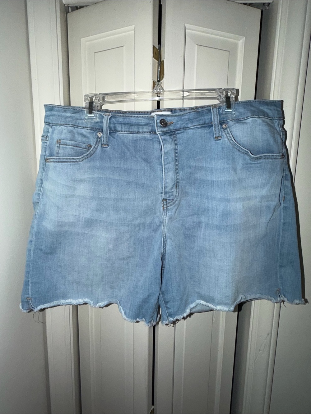 ✨5/$30✨ crown & ivy Light Blue Denim Cutoff Shorts